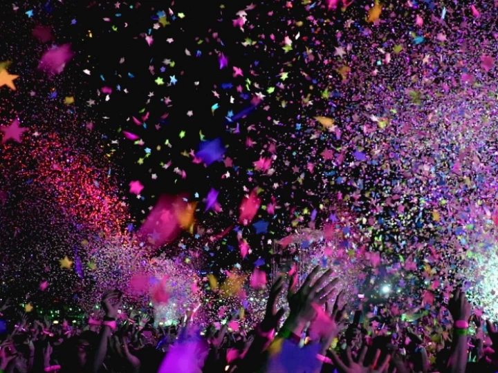 Concert, confetti, party