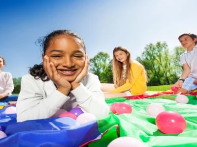 Children-having-fun-in-the-park-570x310