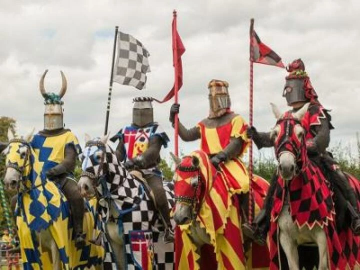 hever-castle-attractions-jousting-nights-1020x599