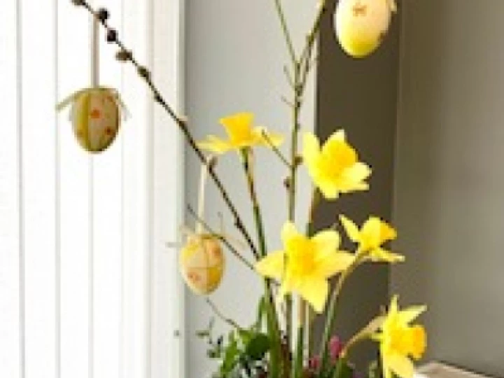 floral display easter tree