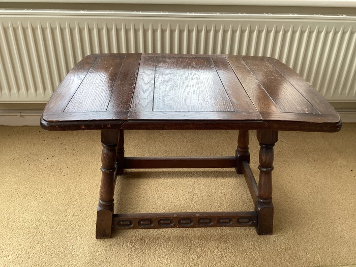 Old charm retro drop leaf coffee/occasional table  – Items for sale