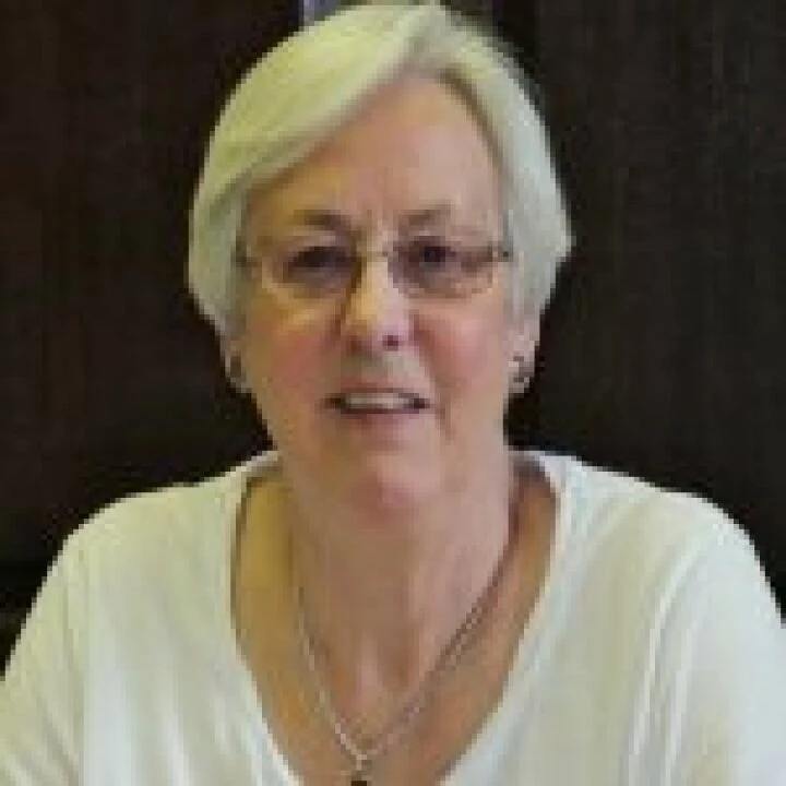Lyn Hand