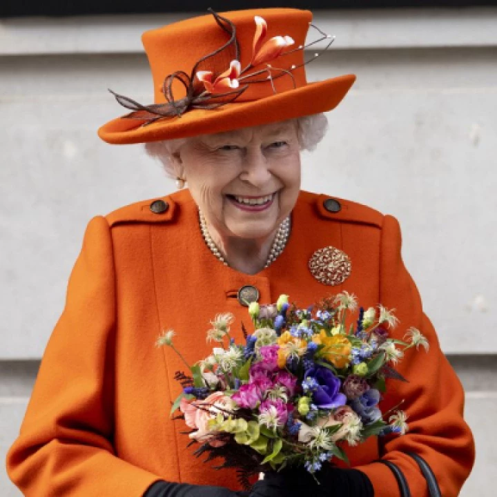 queen-elizabeth-ii-leaves-after-announcing-the-summer-news-