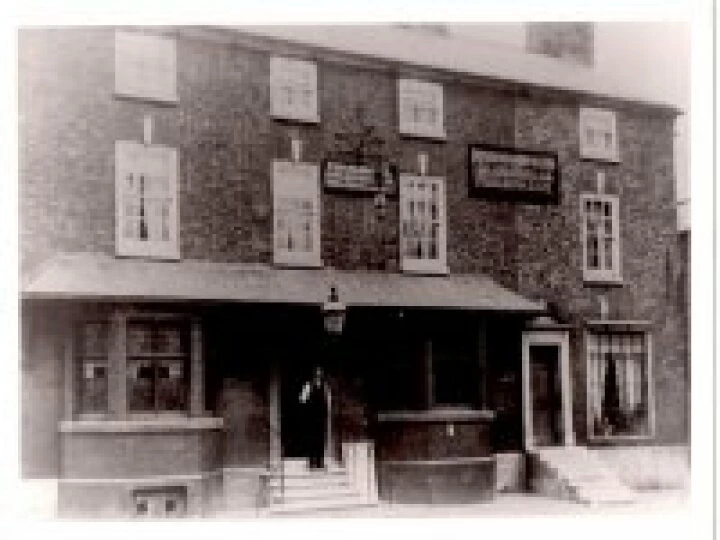 Upper High St