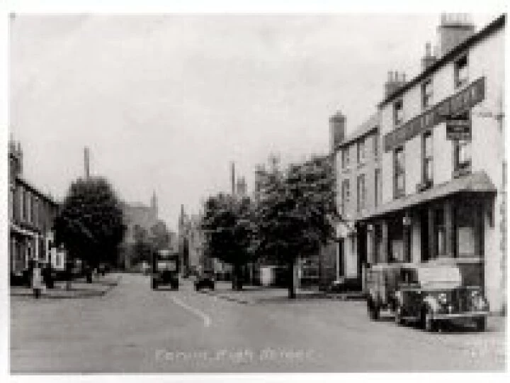 Upper High St