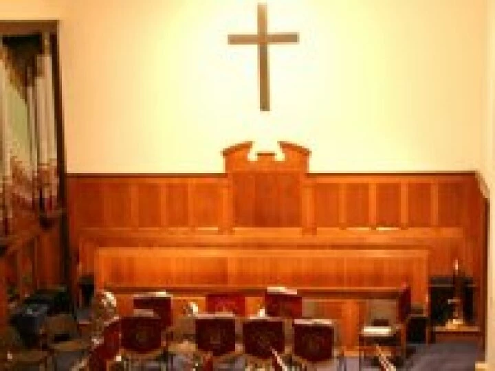 Awaiting the Band