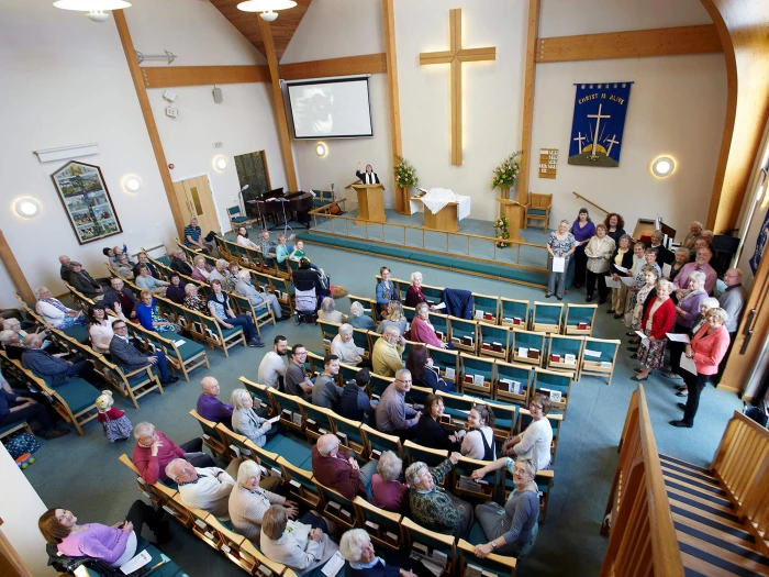 broadstone methodist church   interior