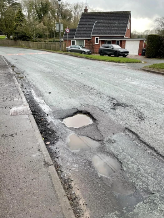 cheshire st pothole