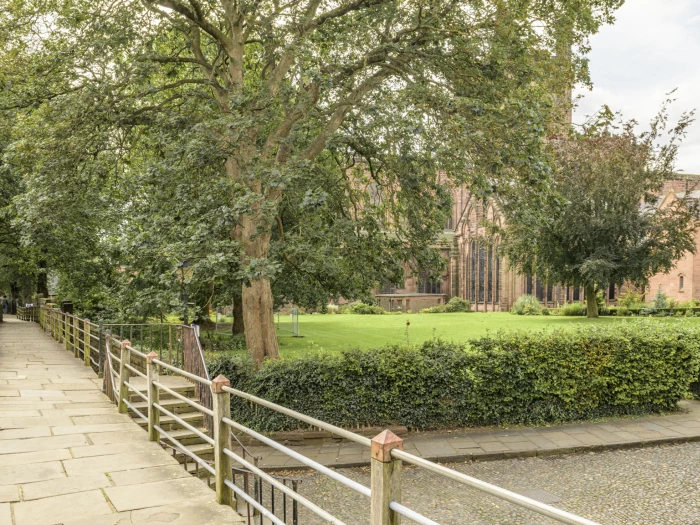 chester city walls  cathedral