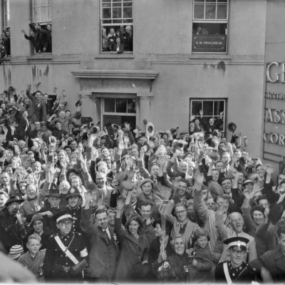 crowds greeting the allied forces