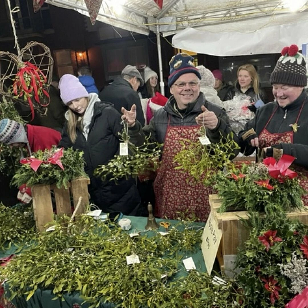 english mistletoe  tcm 2024