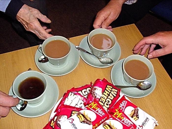 hmc tea  chat hands