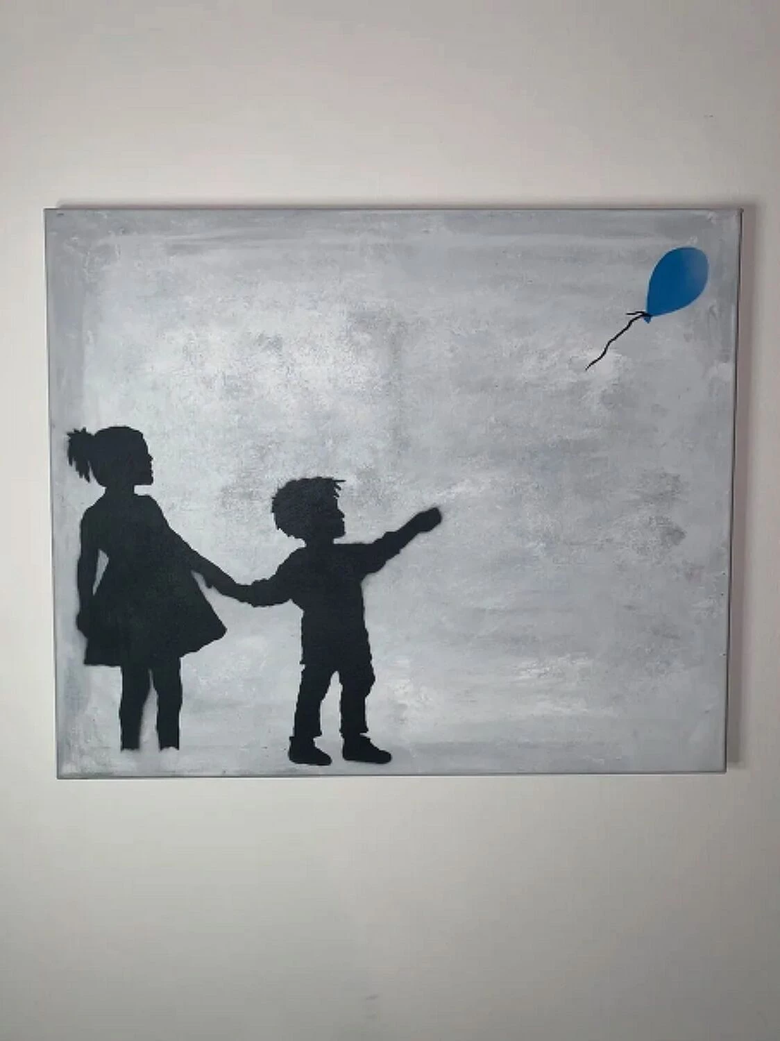 kid with balloon