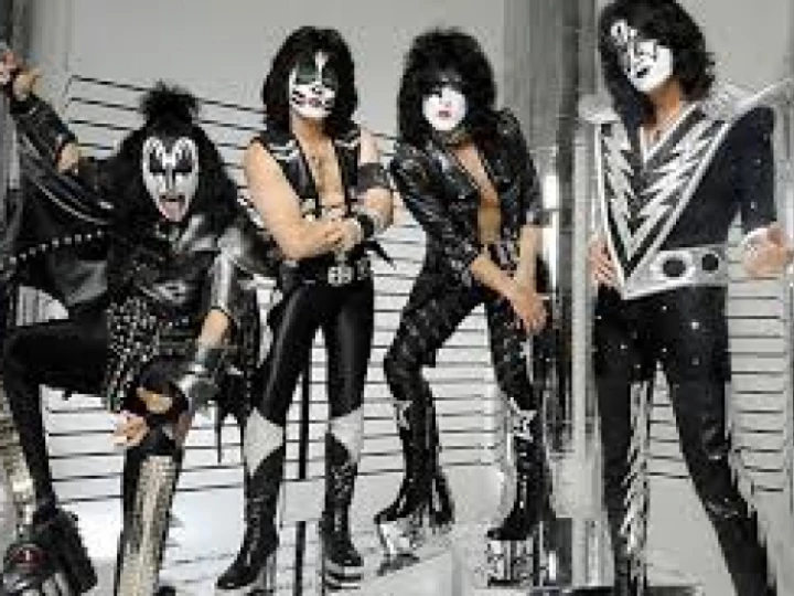 kiss