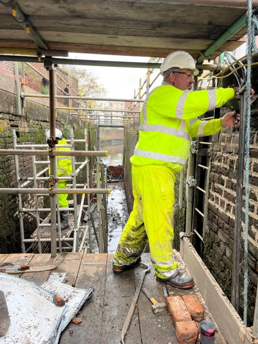 lock 2 stoppage ashton canal brickwork