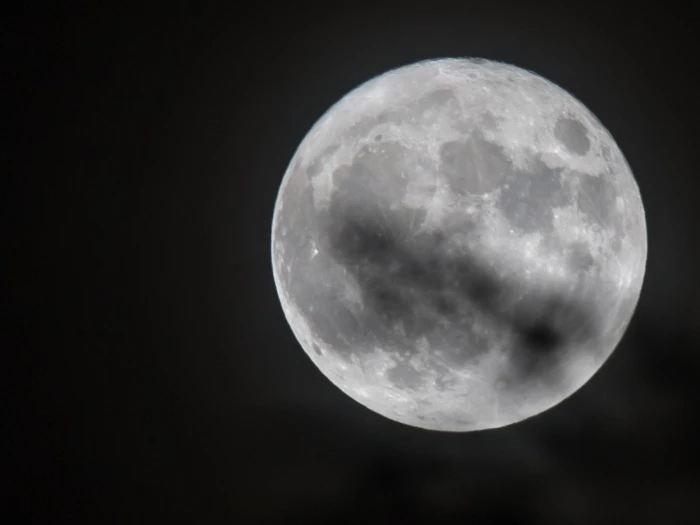 moon cm