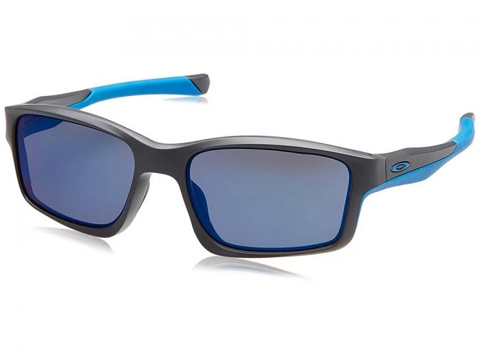 oakley chainlink in matte dark grey with iridium blue lenses oo924705