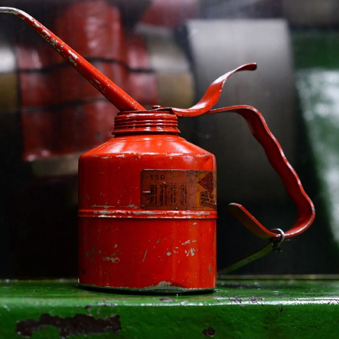 oil can product
