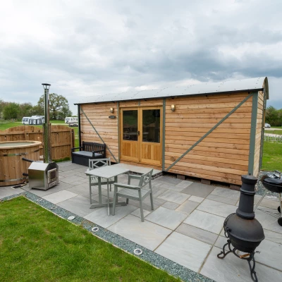 overwater luxury glamping hodnet exterior 24