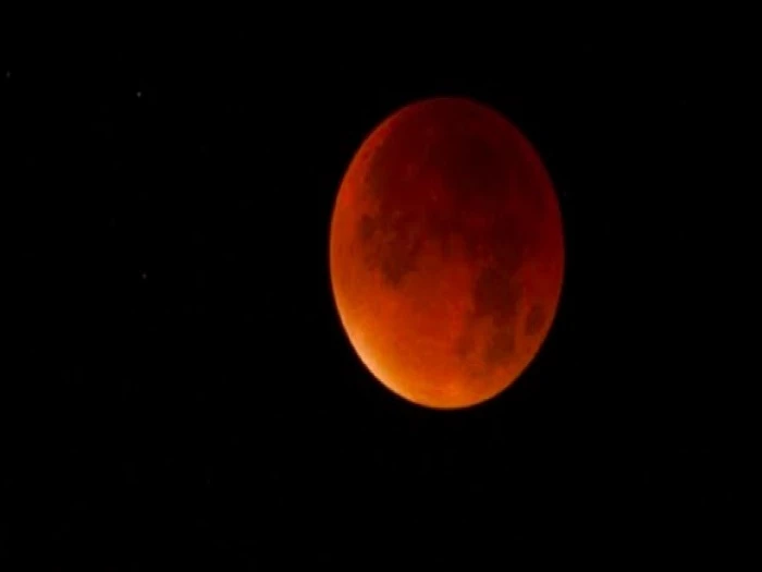 red moon