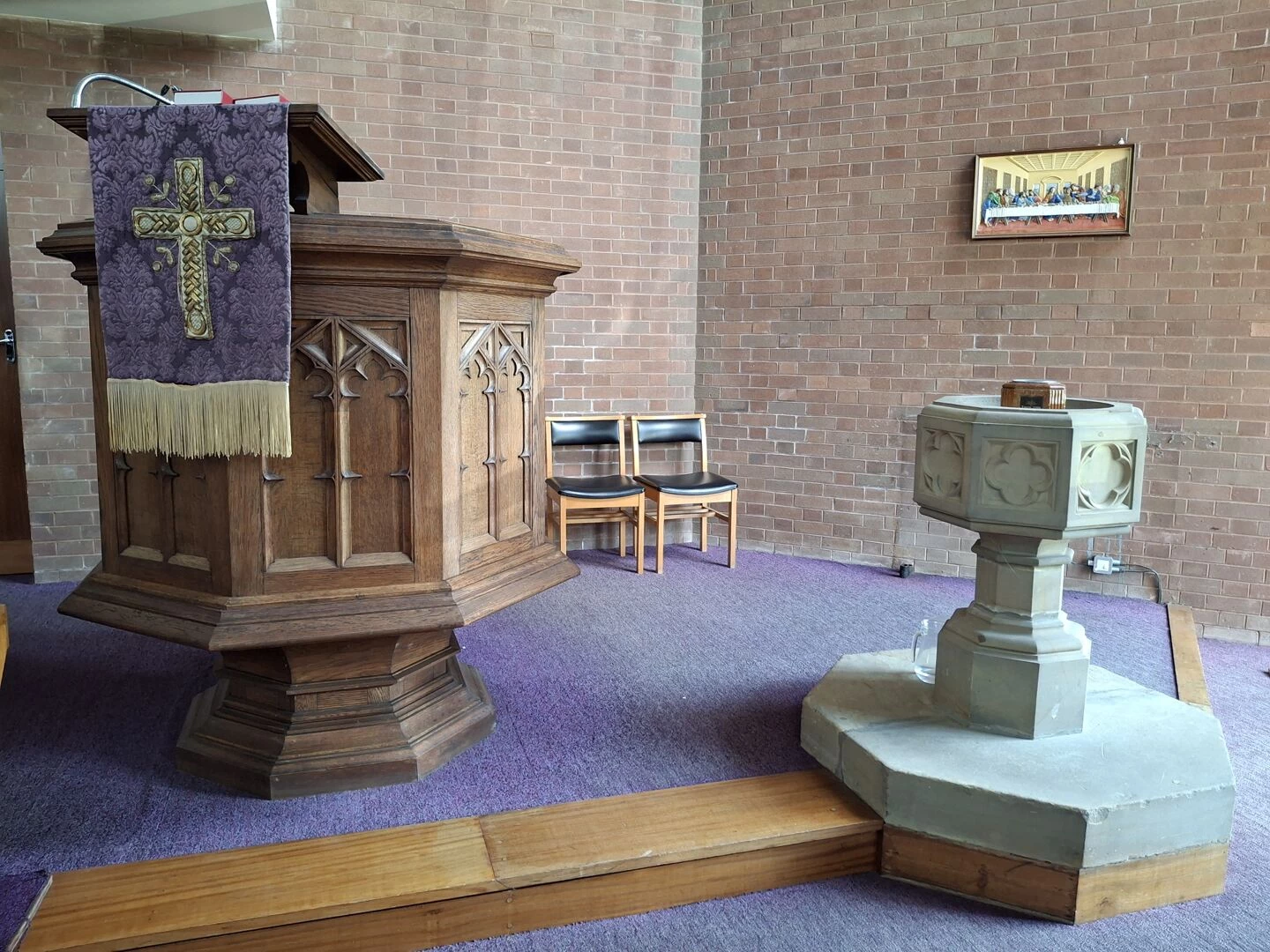 staveley methodist church pulpit and font