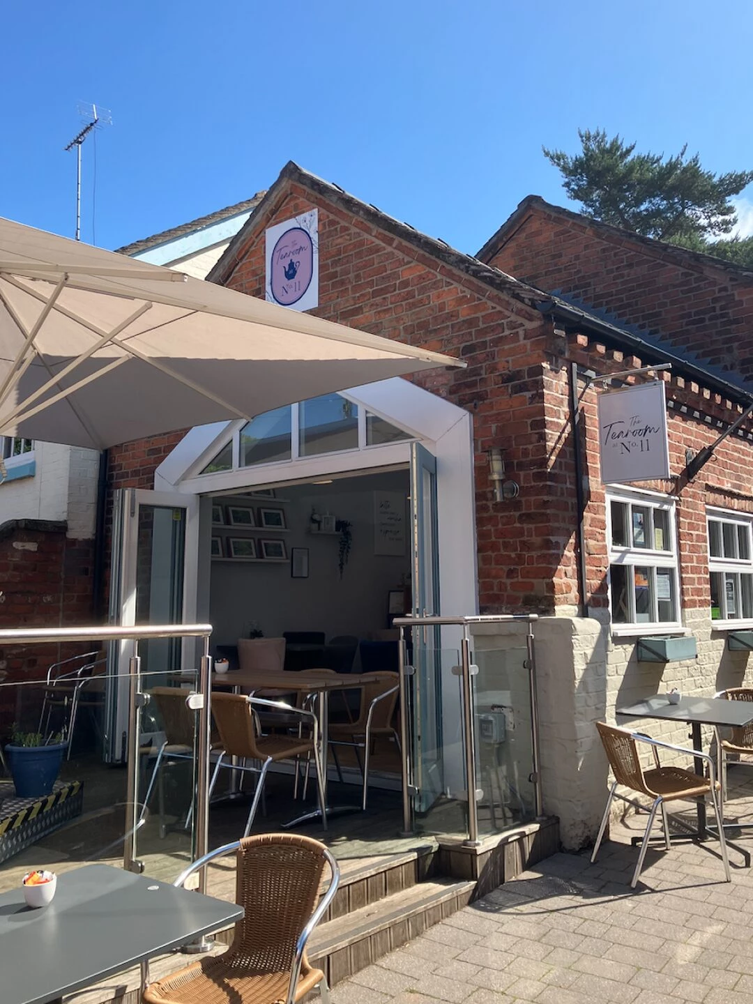 tea room at n11