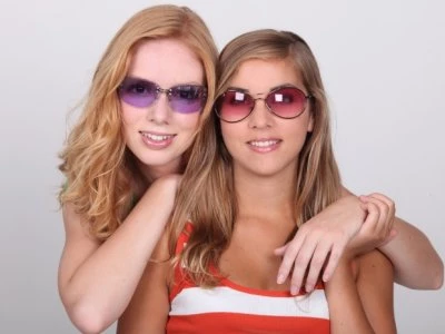 teenagers-sunglasses-tinted