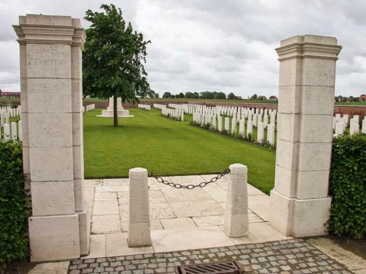 thehutscemetery12