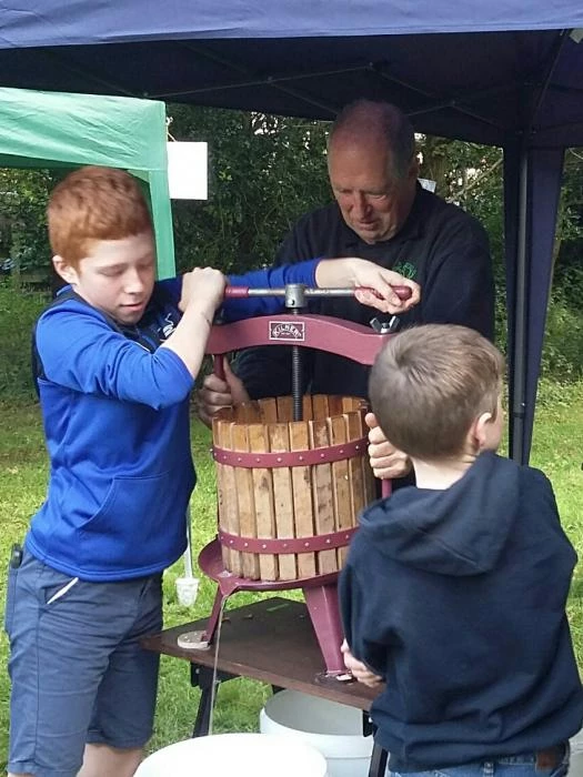 wtap oct 2019 one apple pressing operation 201910051327551resized79640